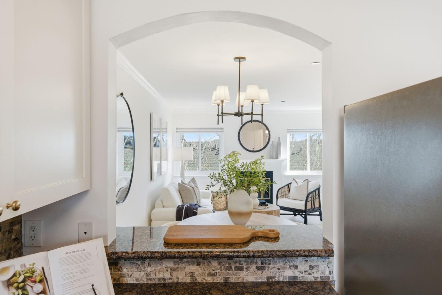 320 Peninsula AVE 409
