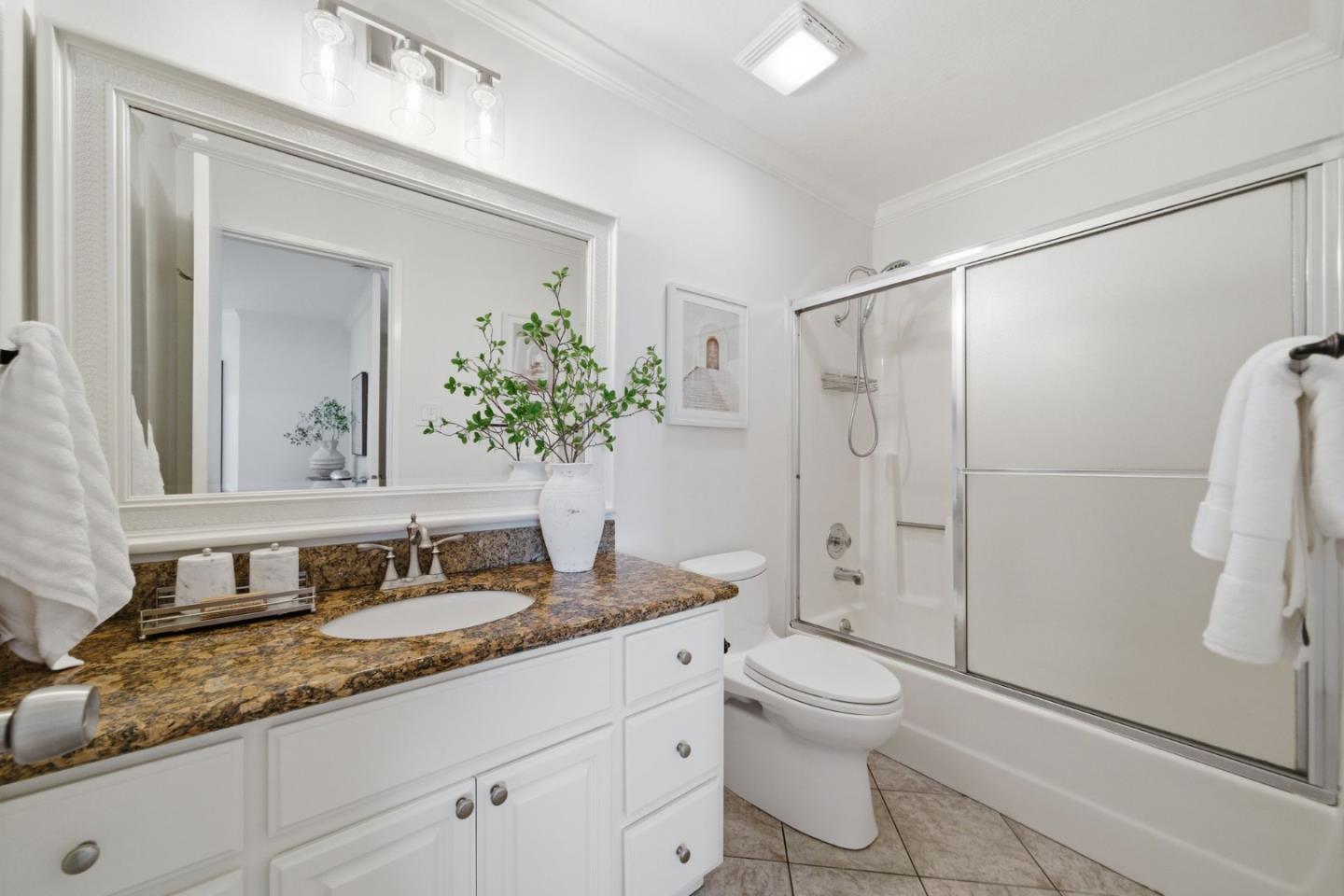 320 Peninsula AVE 409