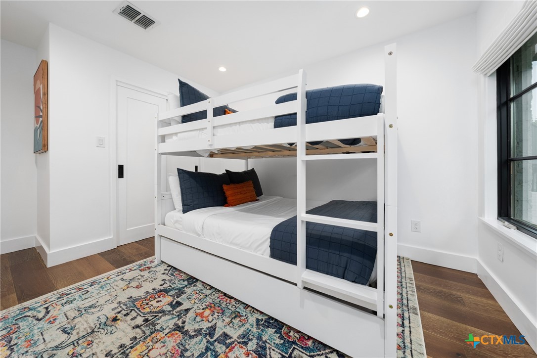 115 Lakeview Drive Drive