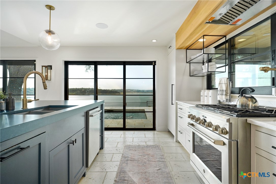 115 Lakeview Drive Drive