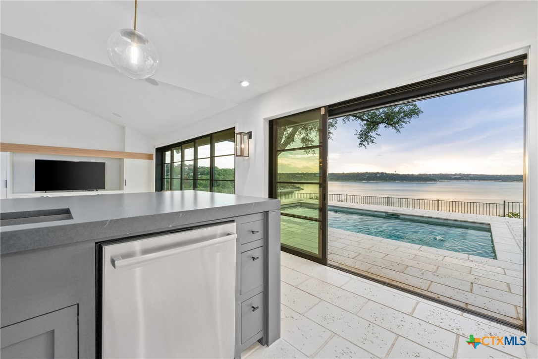 115 Lakeview Drive Drive