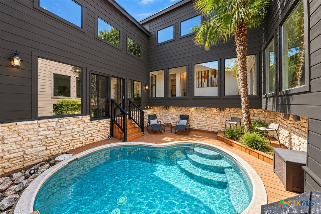 2800 Pecan Valley Drive