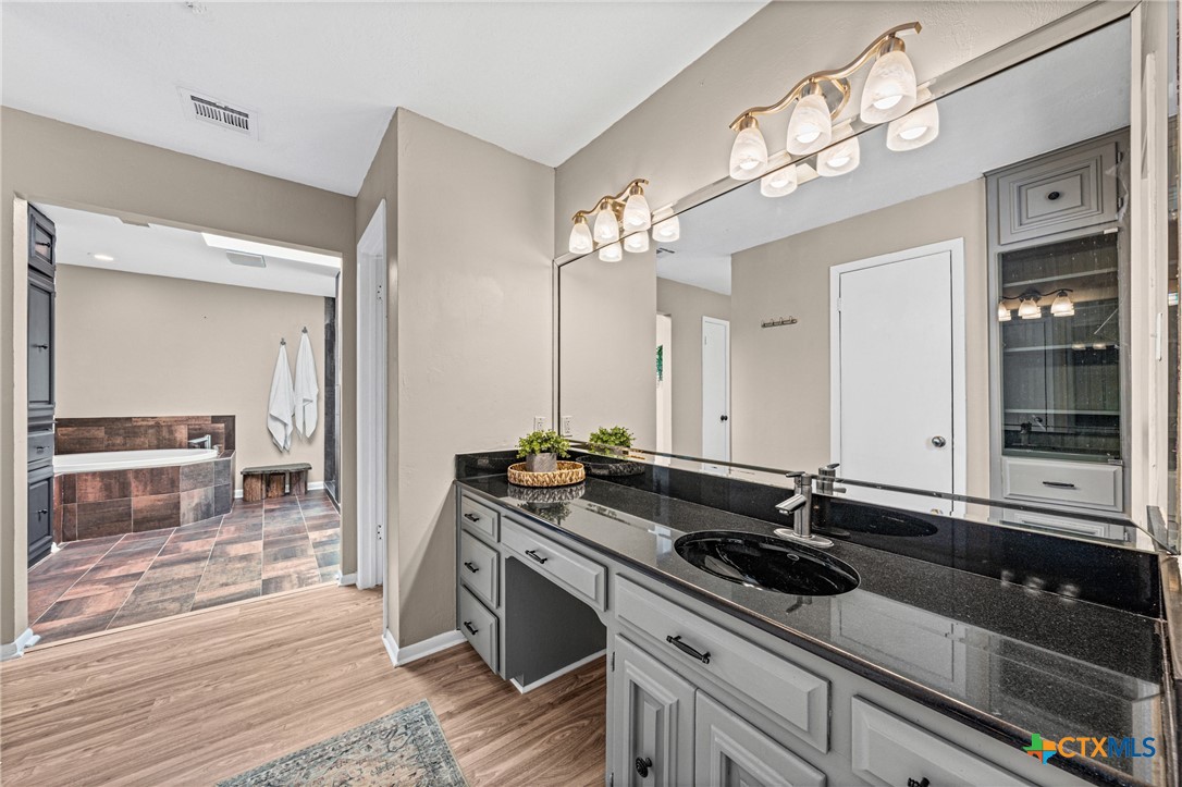 2800 Pecan Valley Drive
