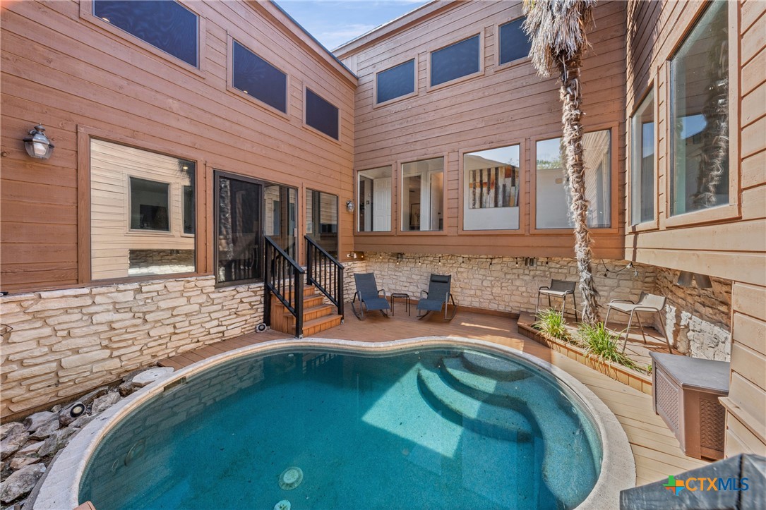 2800 Pecan Valley Drive