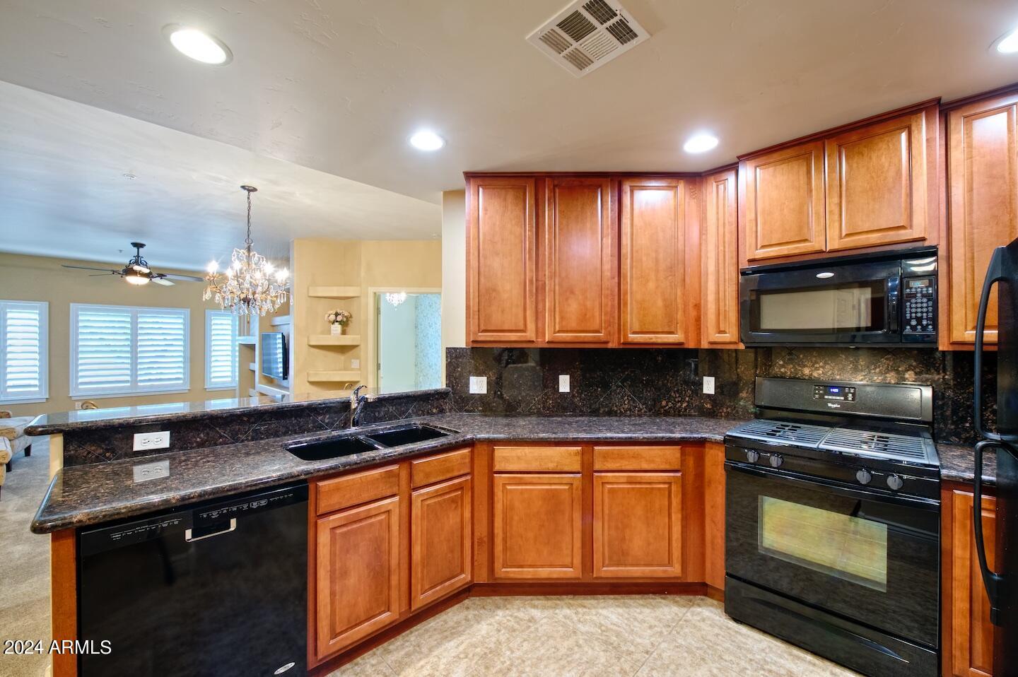 5450 E DEER VALLEY Drive 2213