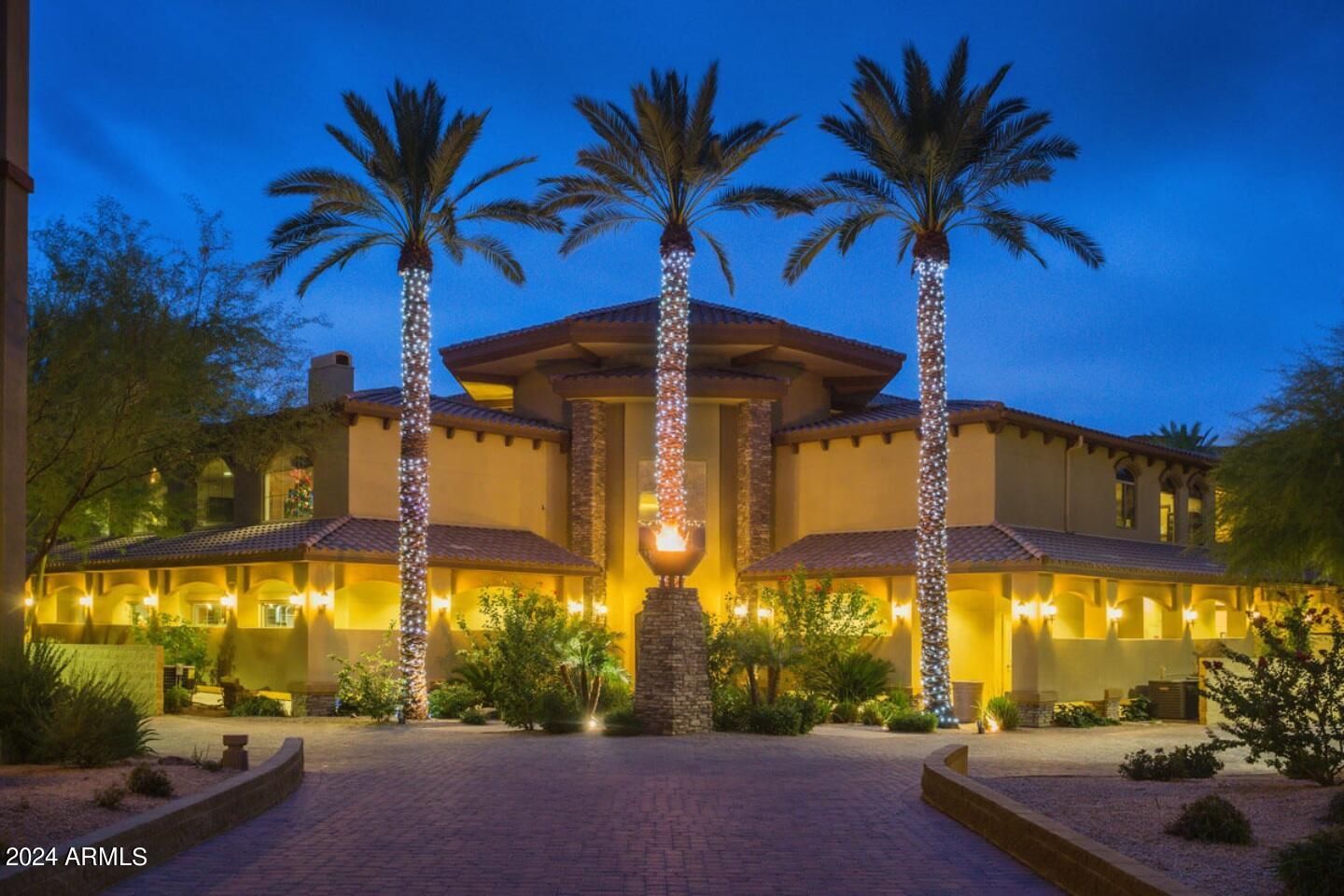 5450 E DEER VALLEY Drive 2213