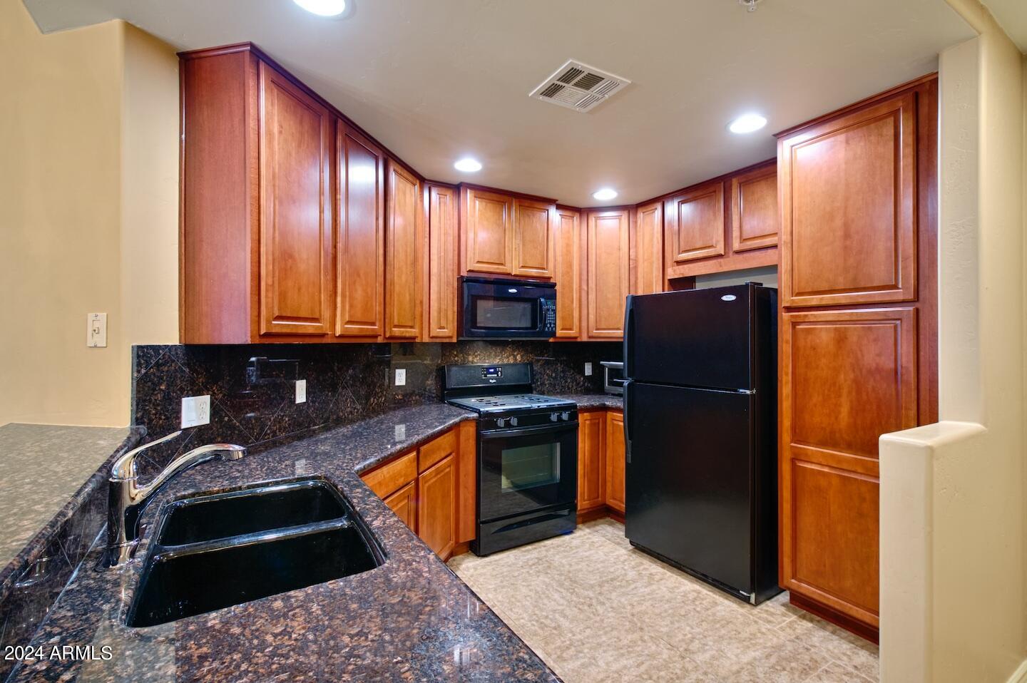 5450 E DEER VALLEY Drive 2213