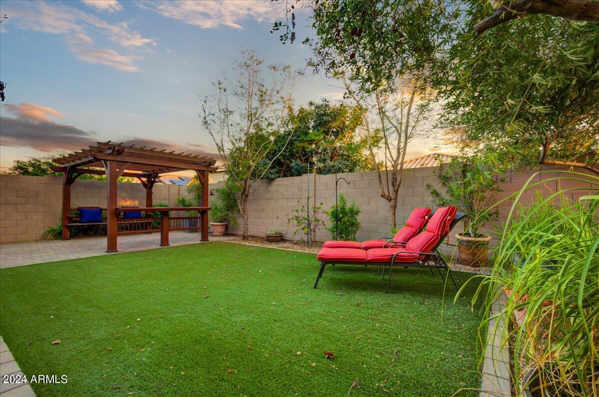 7597 W FETLOCK Trail