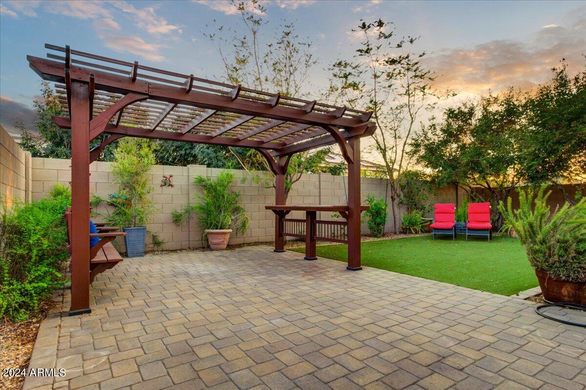 7597 W FETLOCK Trail