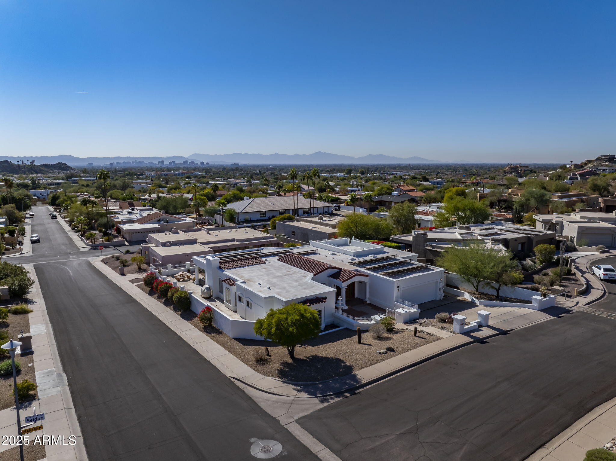 1619 E SELDON Lane