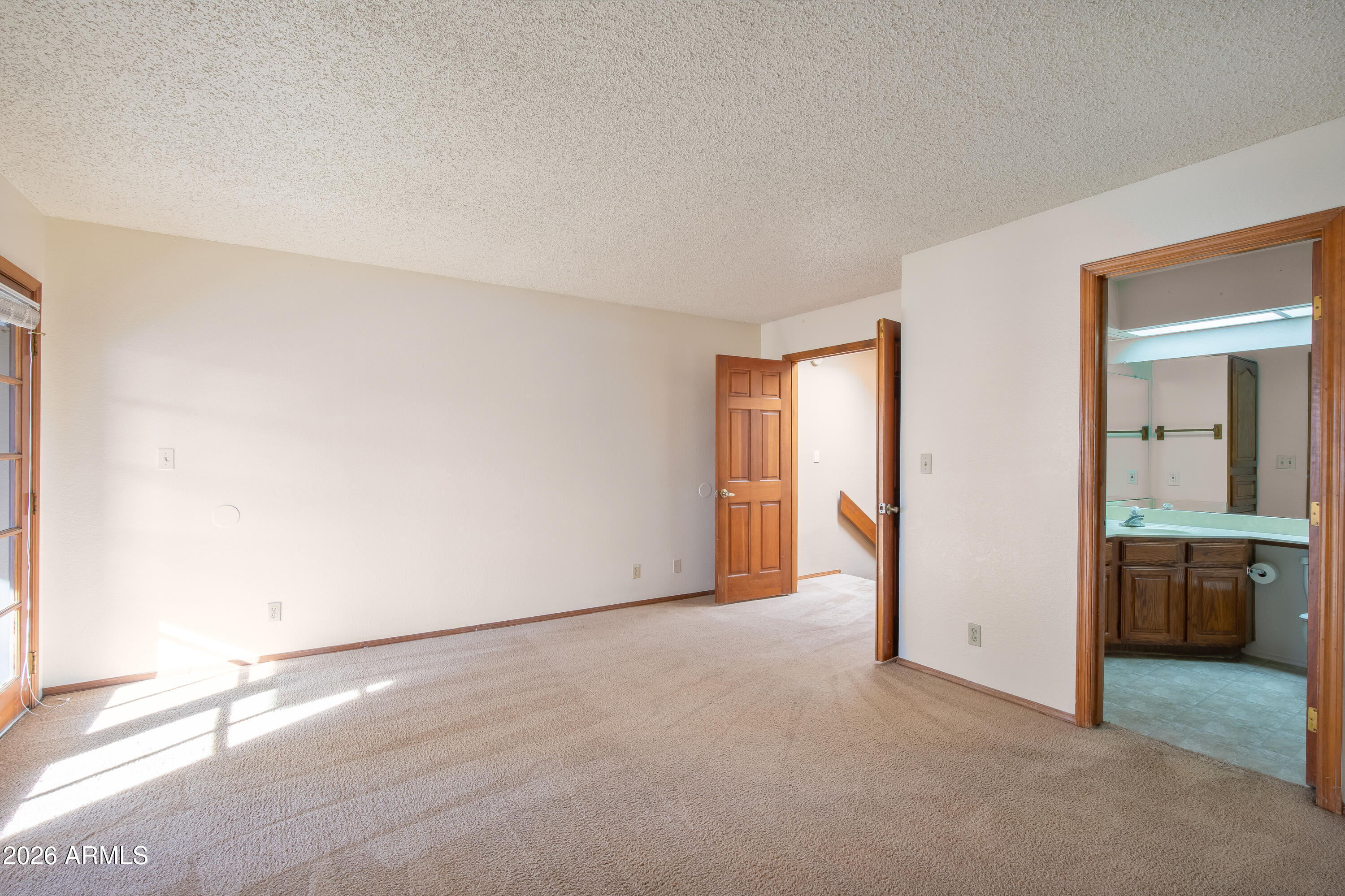 2201 W UNION HILLS Drive 106