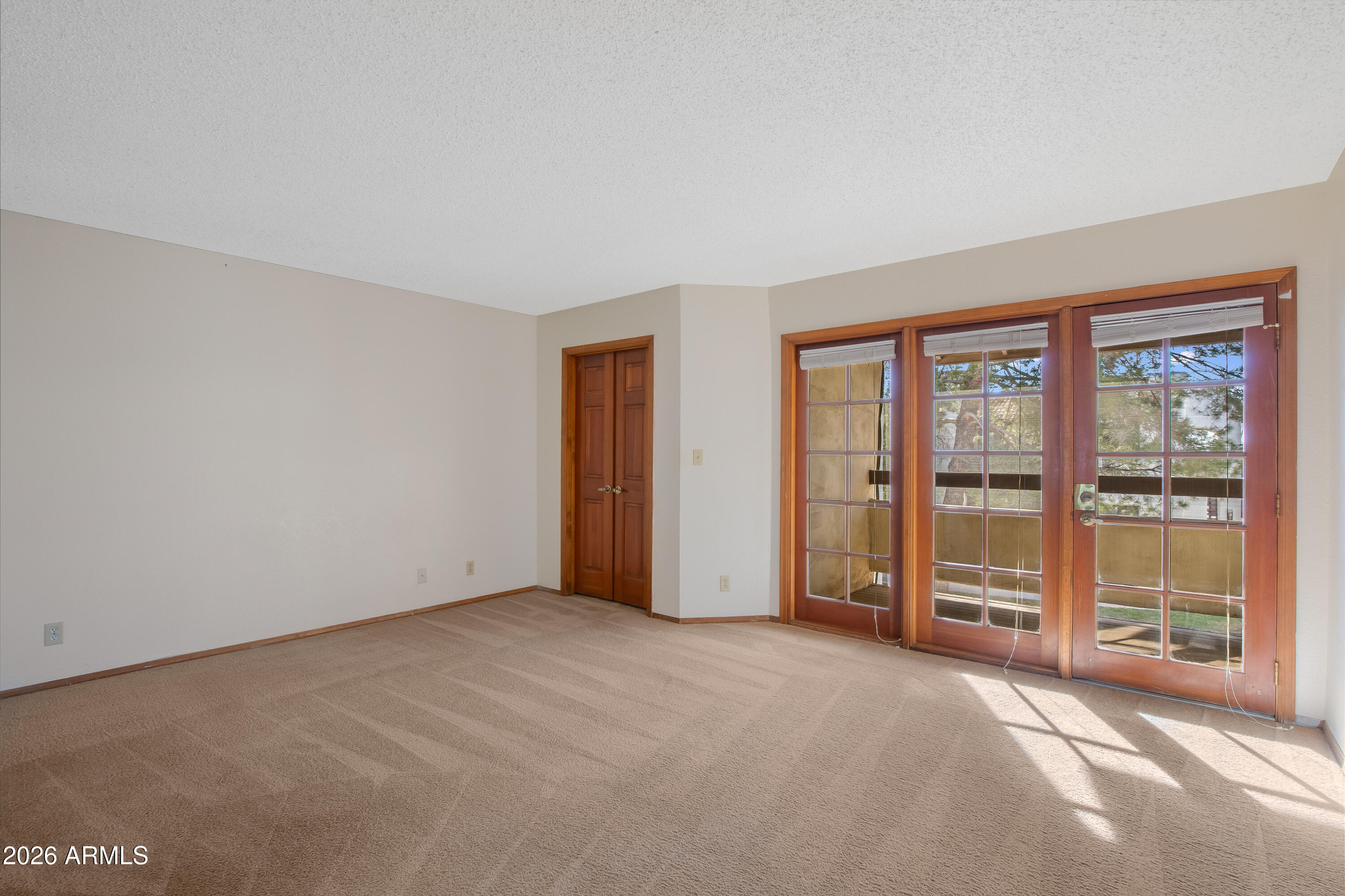 2201 W UNION HILLS Drive 106