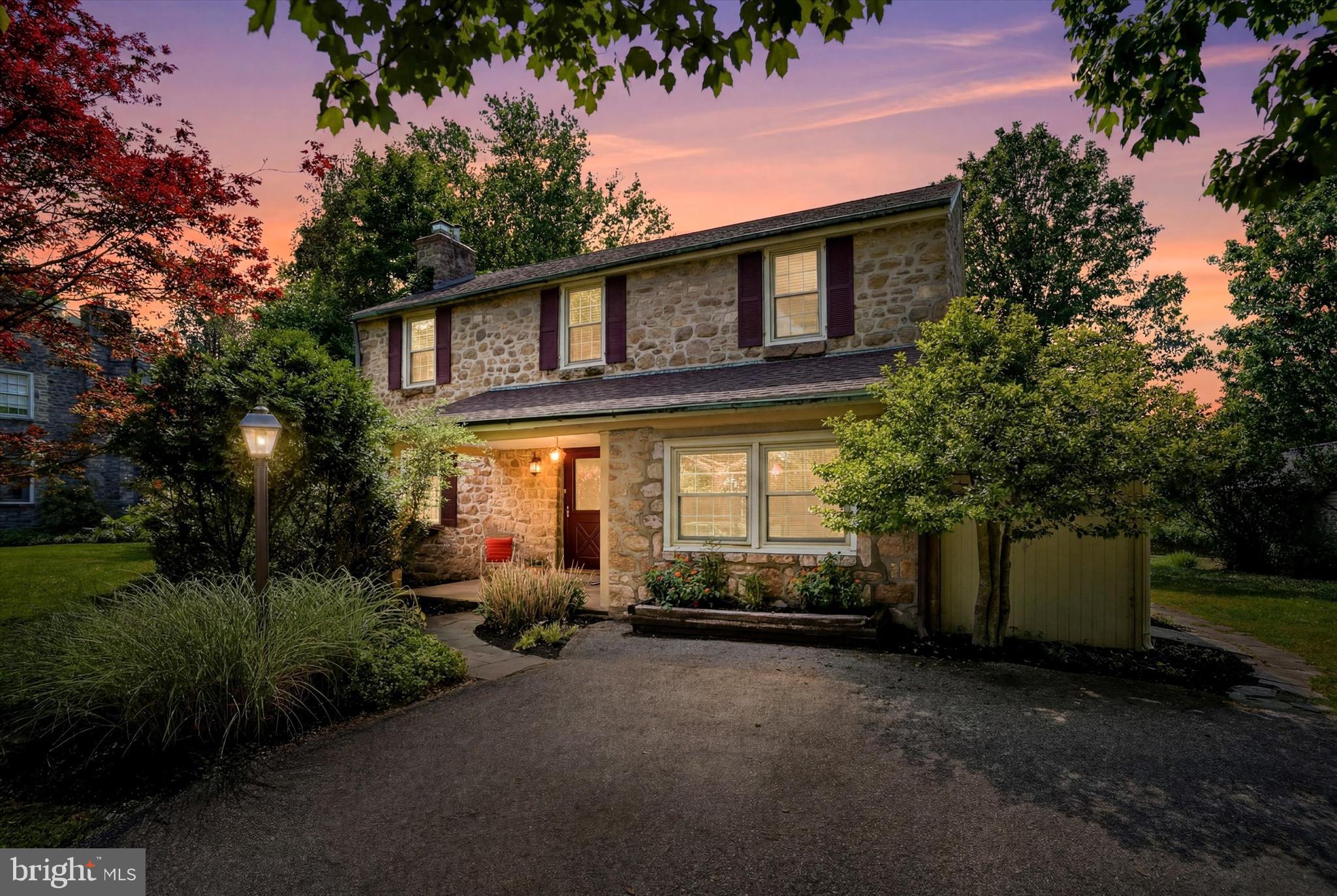841 IVY ROAD