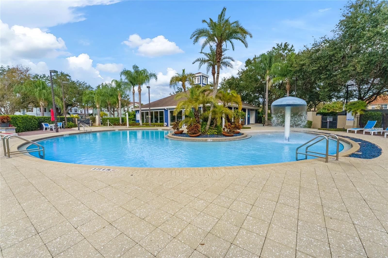 5370 DIPLOMAT CT #104
