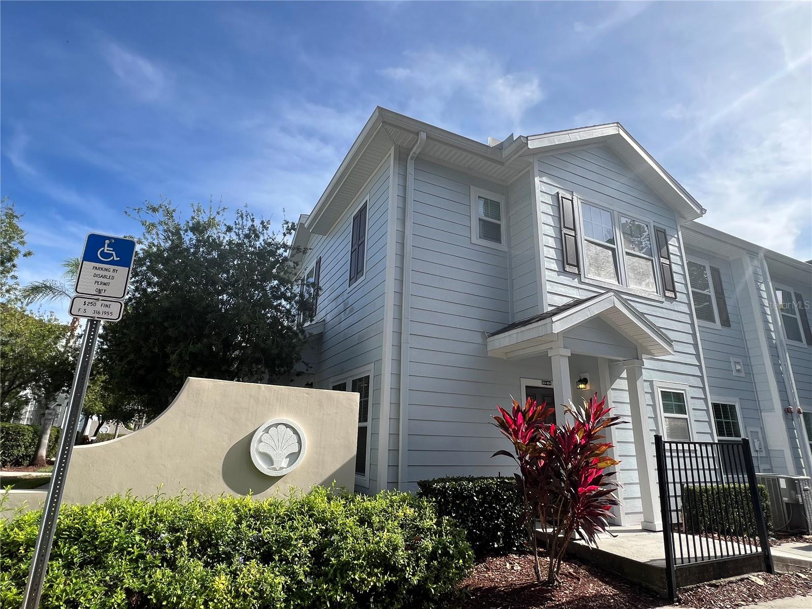 5370 DIPLOMAT CT #104