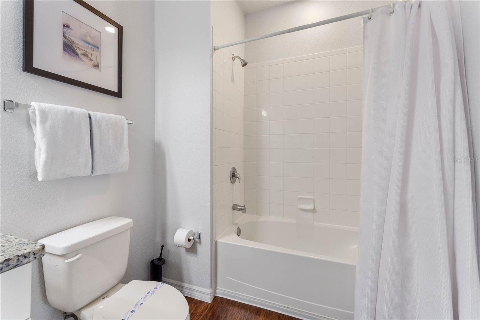 5370 DIPLOMAT CT #104