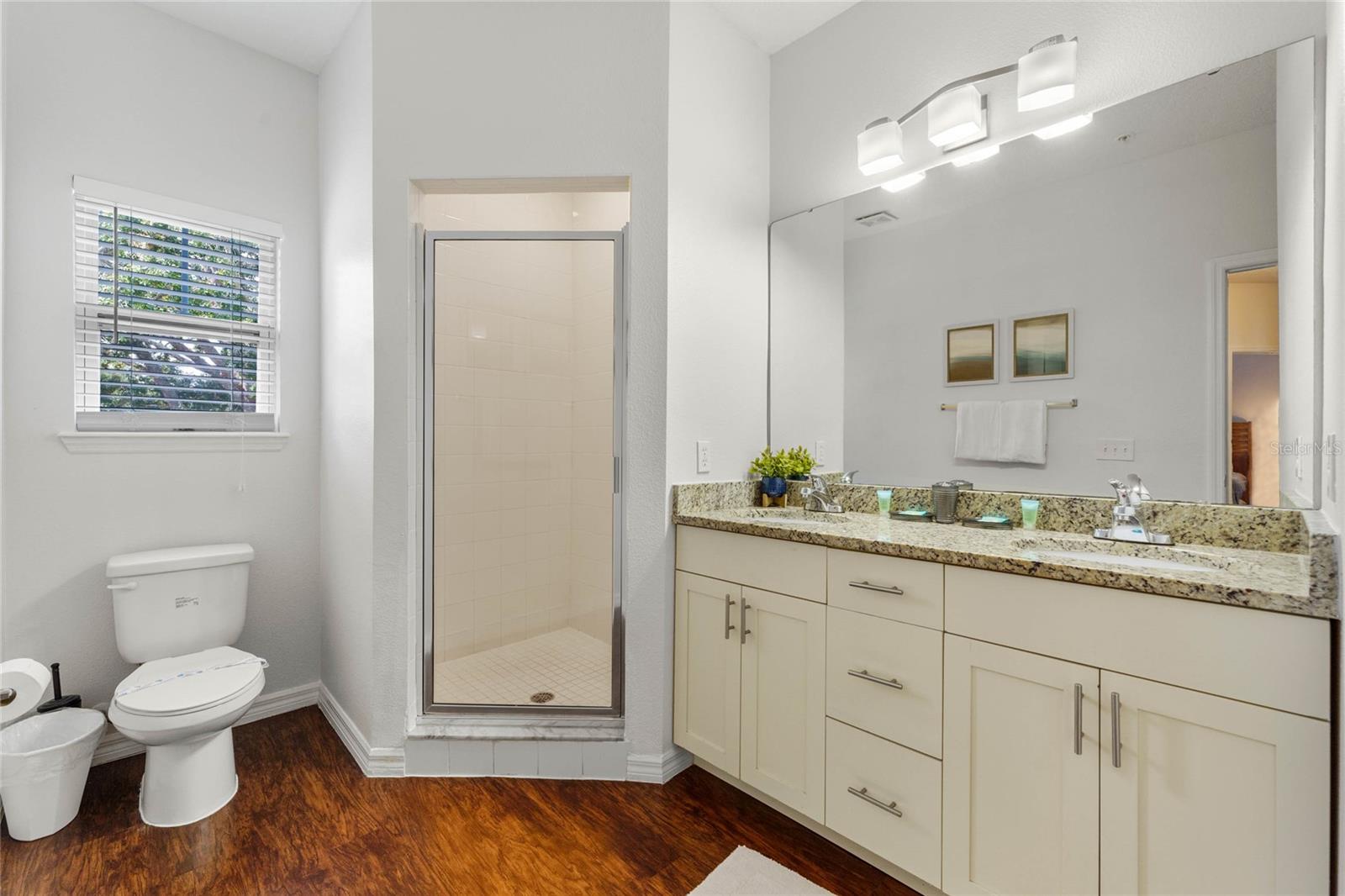 5370 DIPLOMAT CT #104