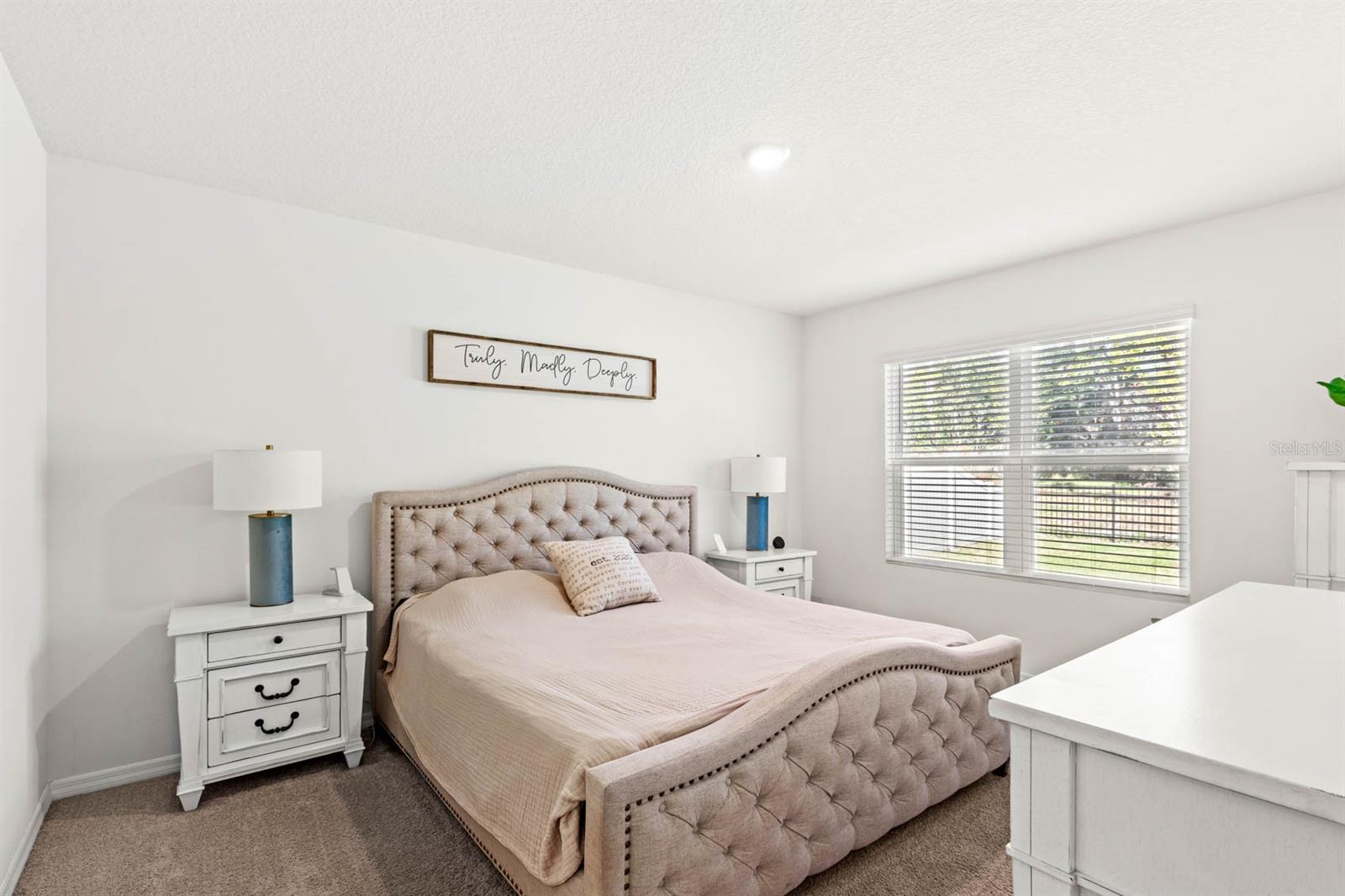 2216 GREENWOOD OAK DR