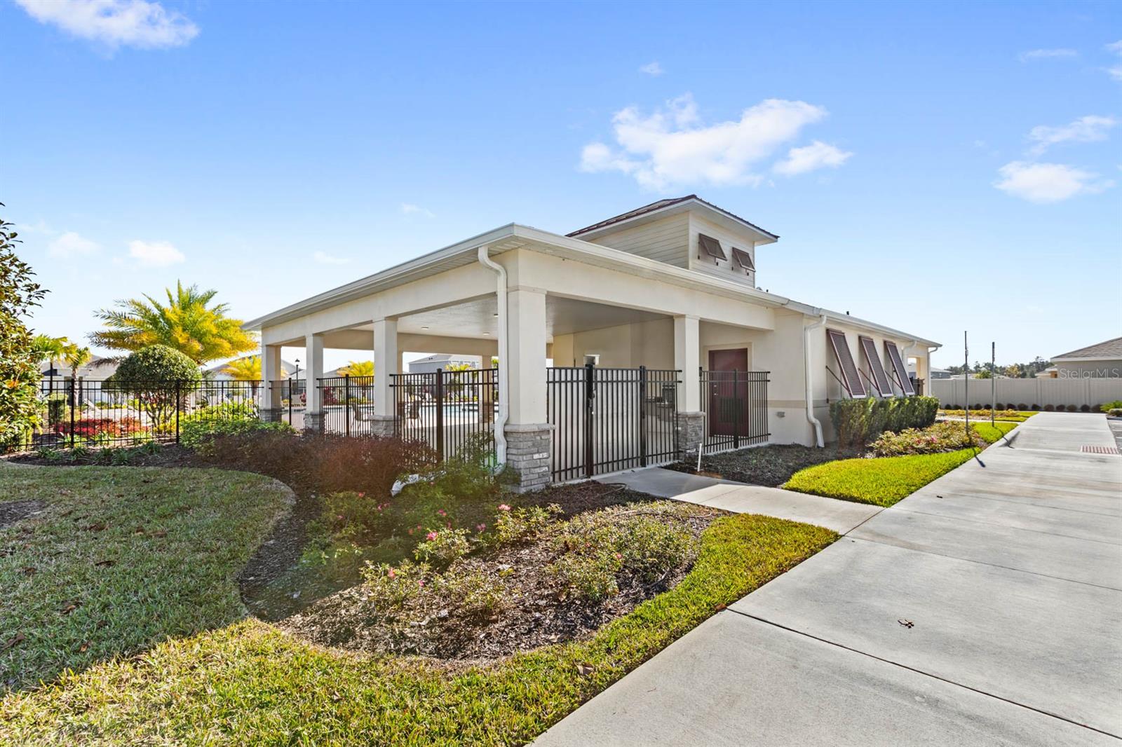 2216 GREENWOOD OAK DR