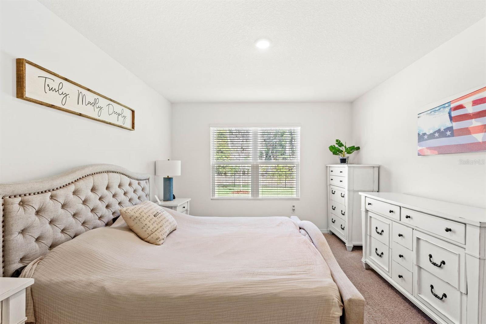 2216 GREENWOOD OAK DR
