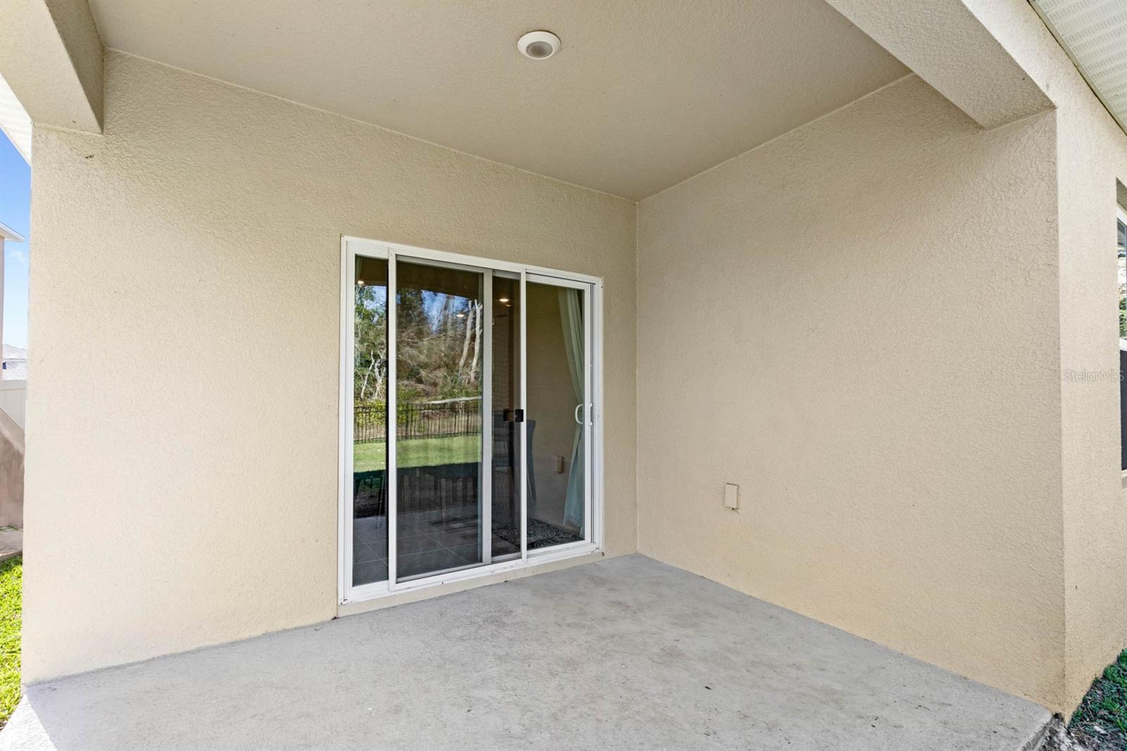 2216 GREENWOOD OAK DR