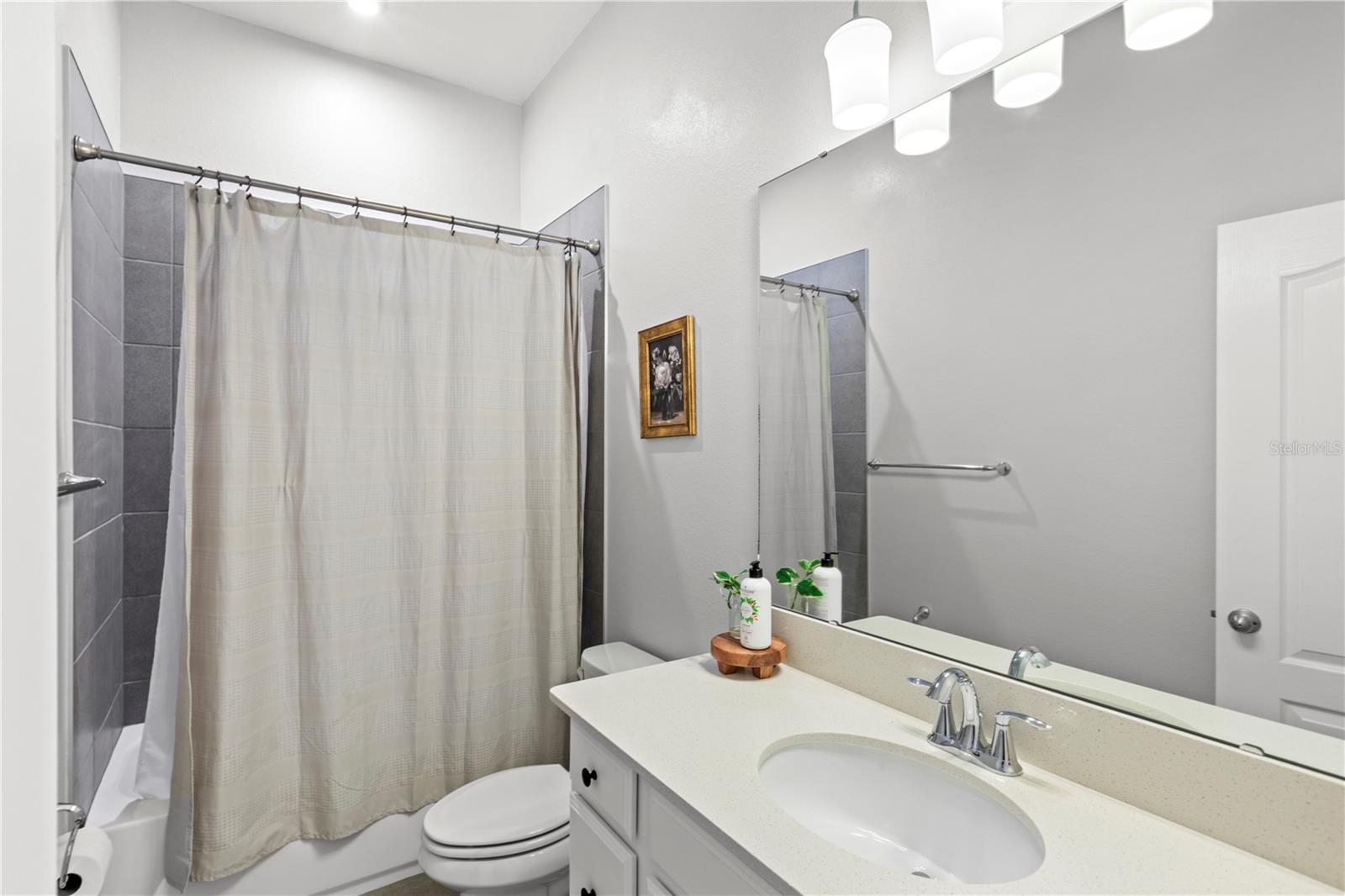 1123 MAHONIA CT