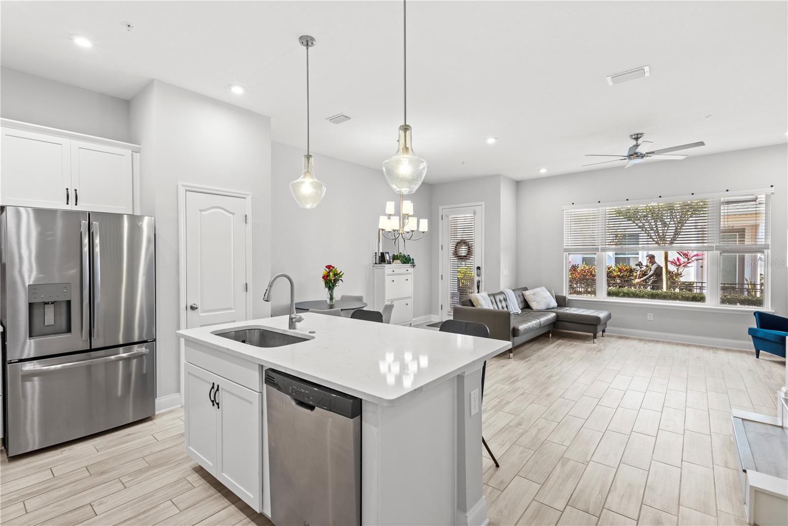 1123 MAHONIA CT