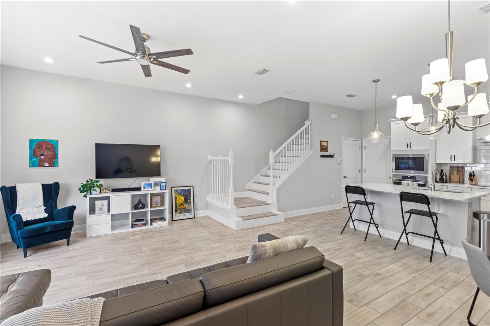 1123 MAHONIA CT