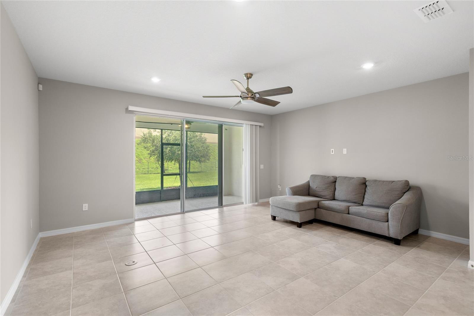 3653 PLAINVIEW DR