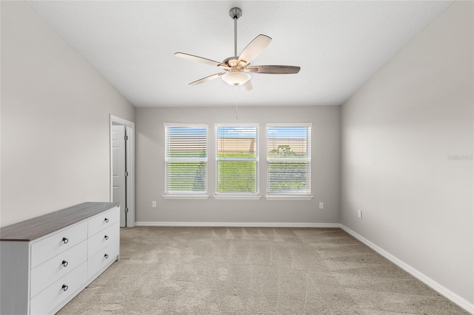 3653 PLAINVIEW DR