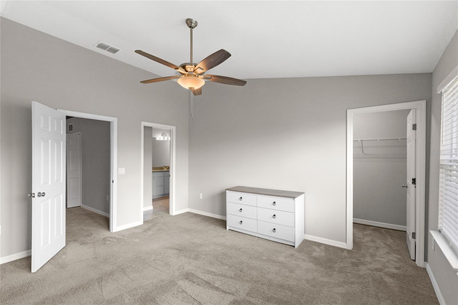 3653 PLAINVIEW DR