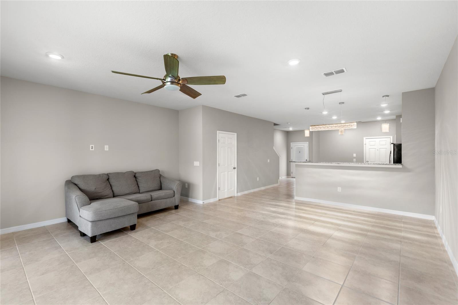 3653 PLAINVIEW DR