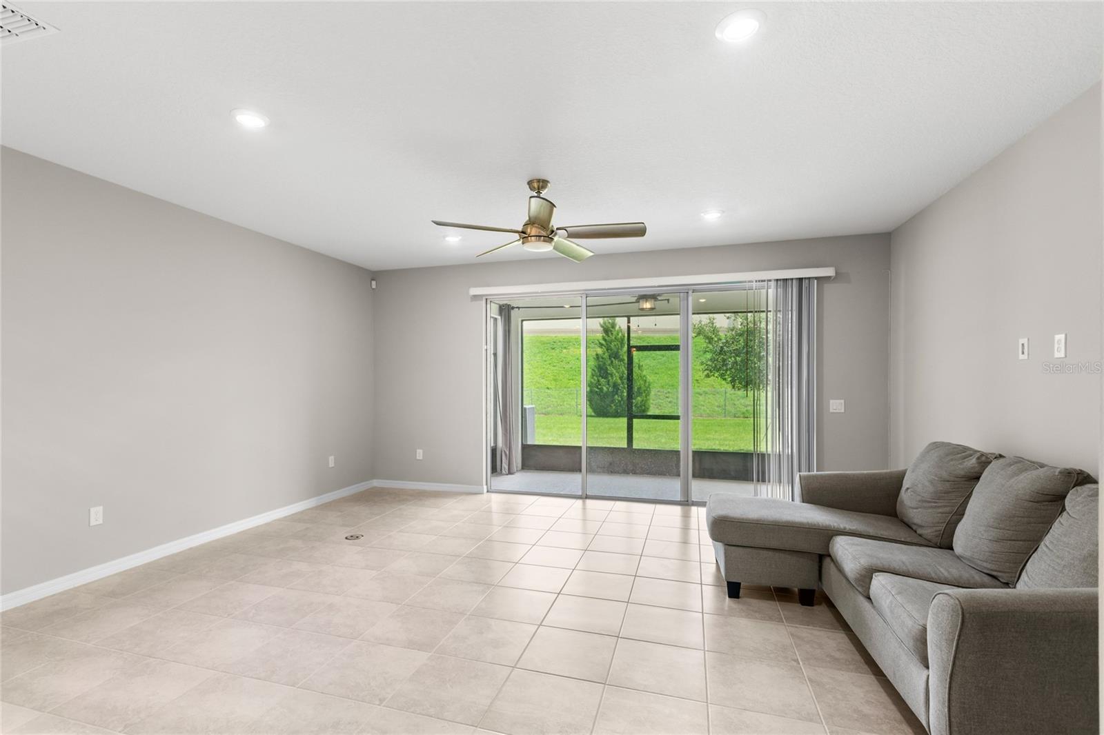 3653 PLAINVIEW DR
