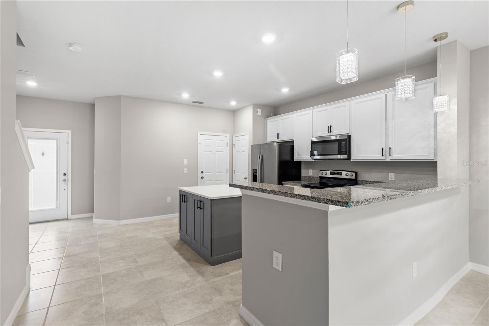 3653 PLAINVIEW DR