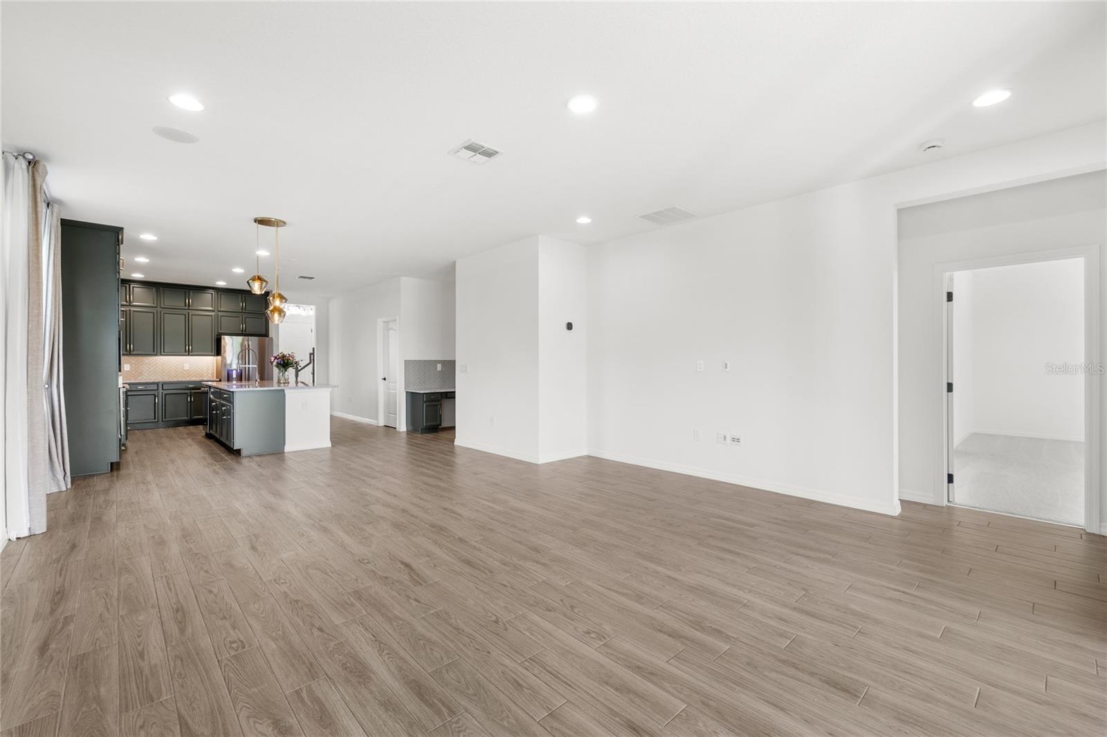 12152 EASTMOOR DR