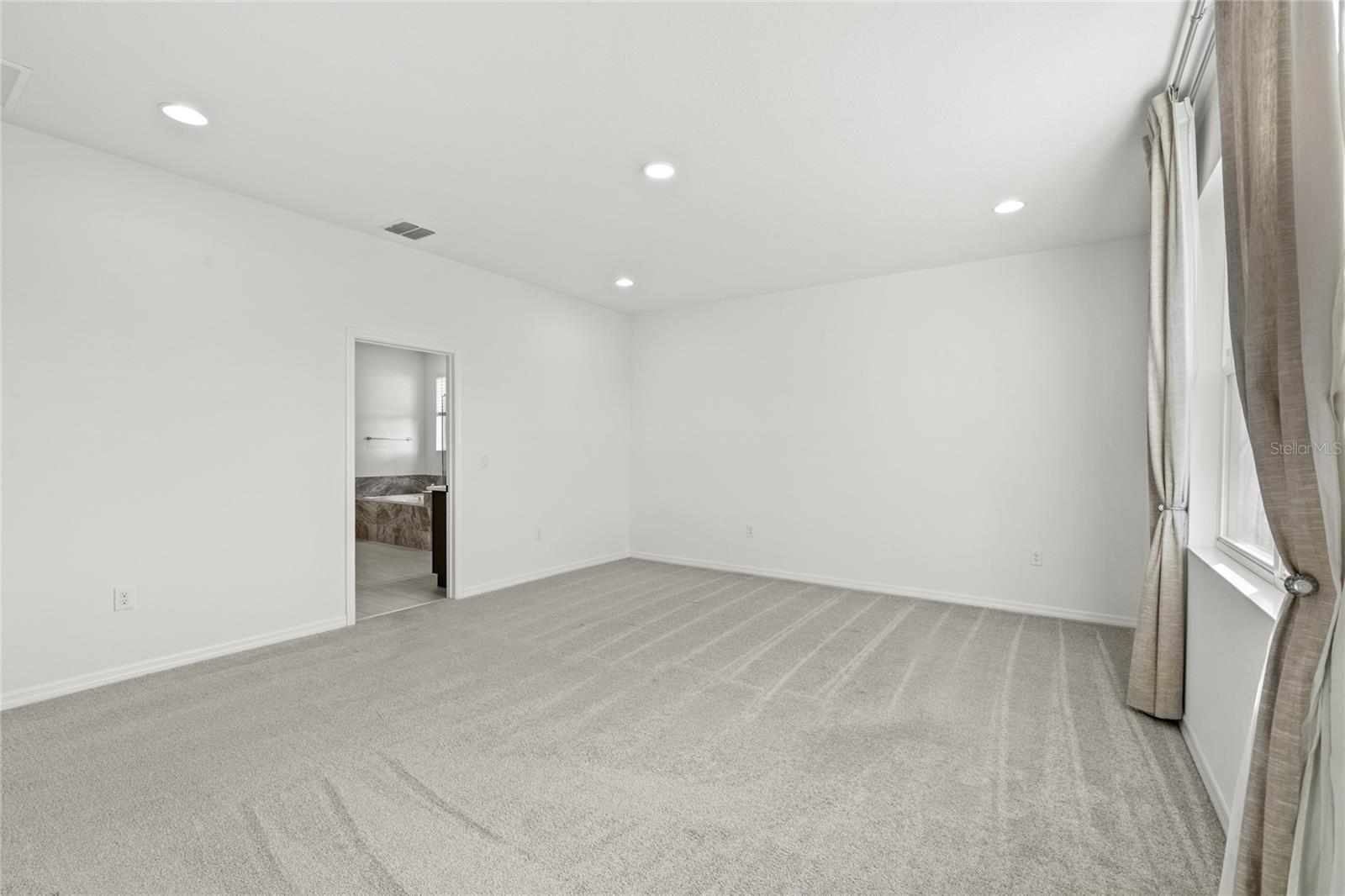 12152 EASTMOOR DR