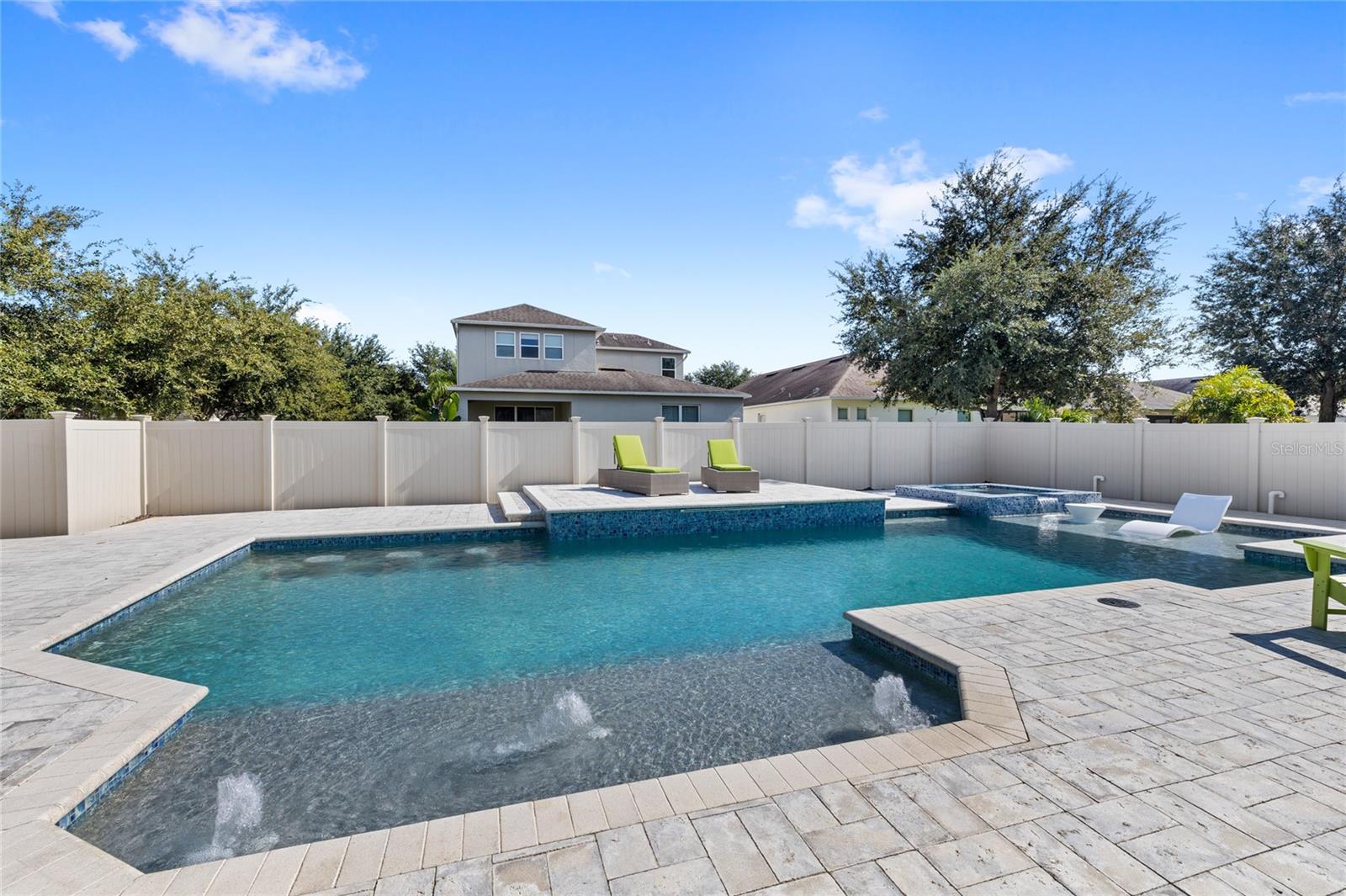 8007 NAVEL ORANGE LN