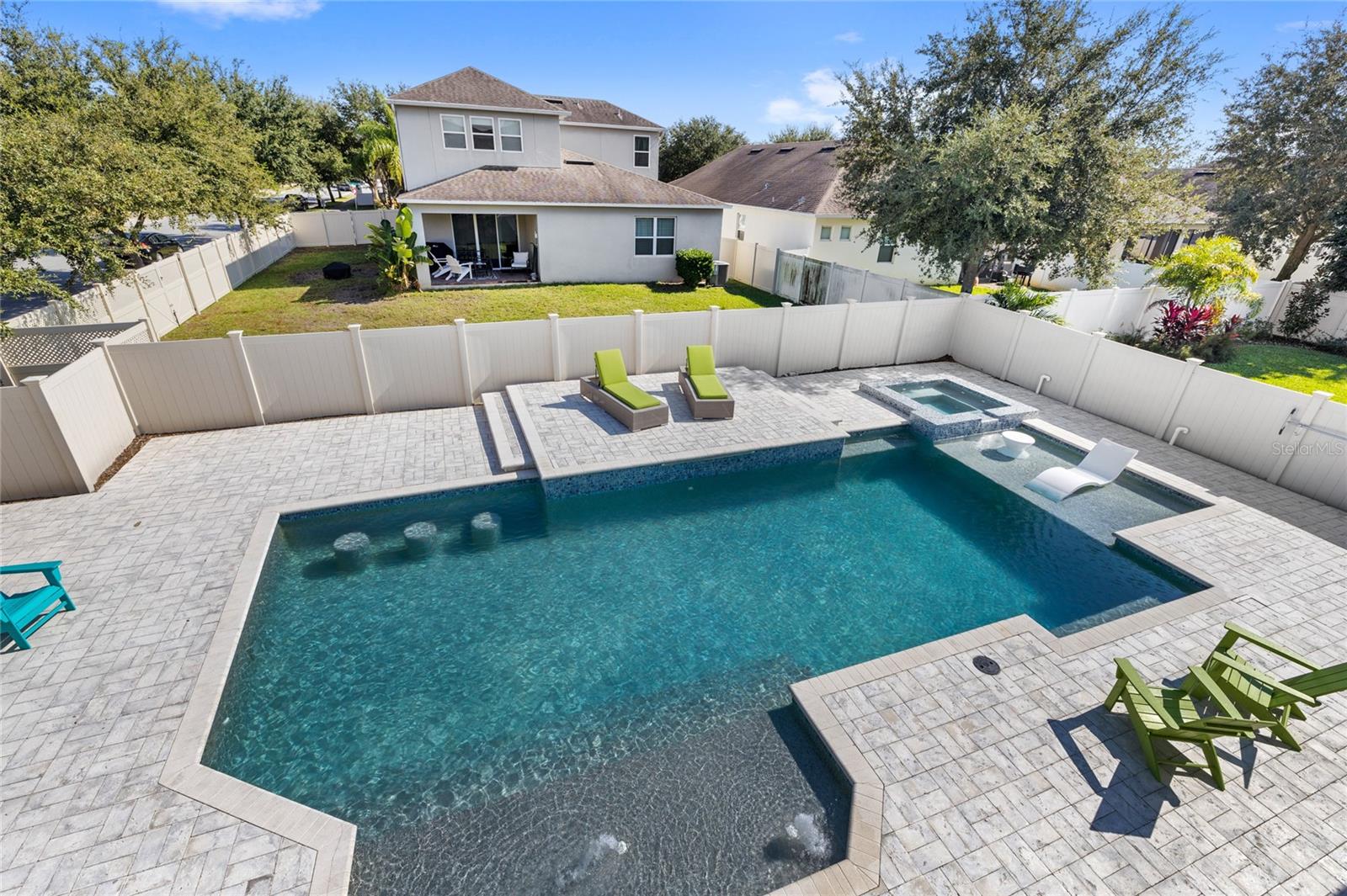 8007 NAVEL ORANGE LN