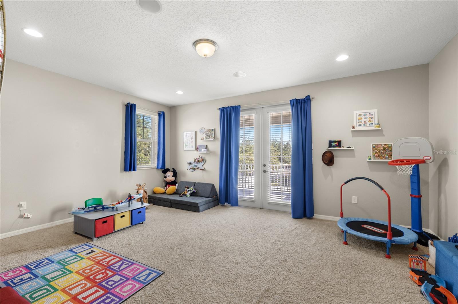 8007 NAVEL ORANGE LN