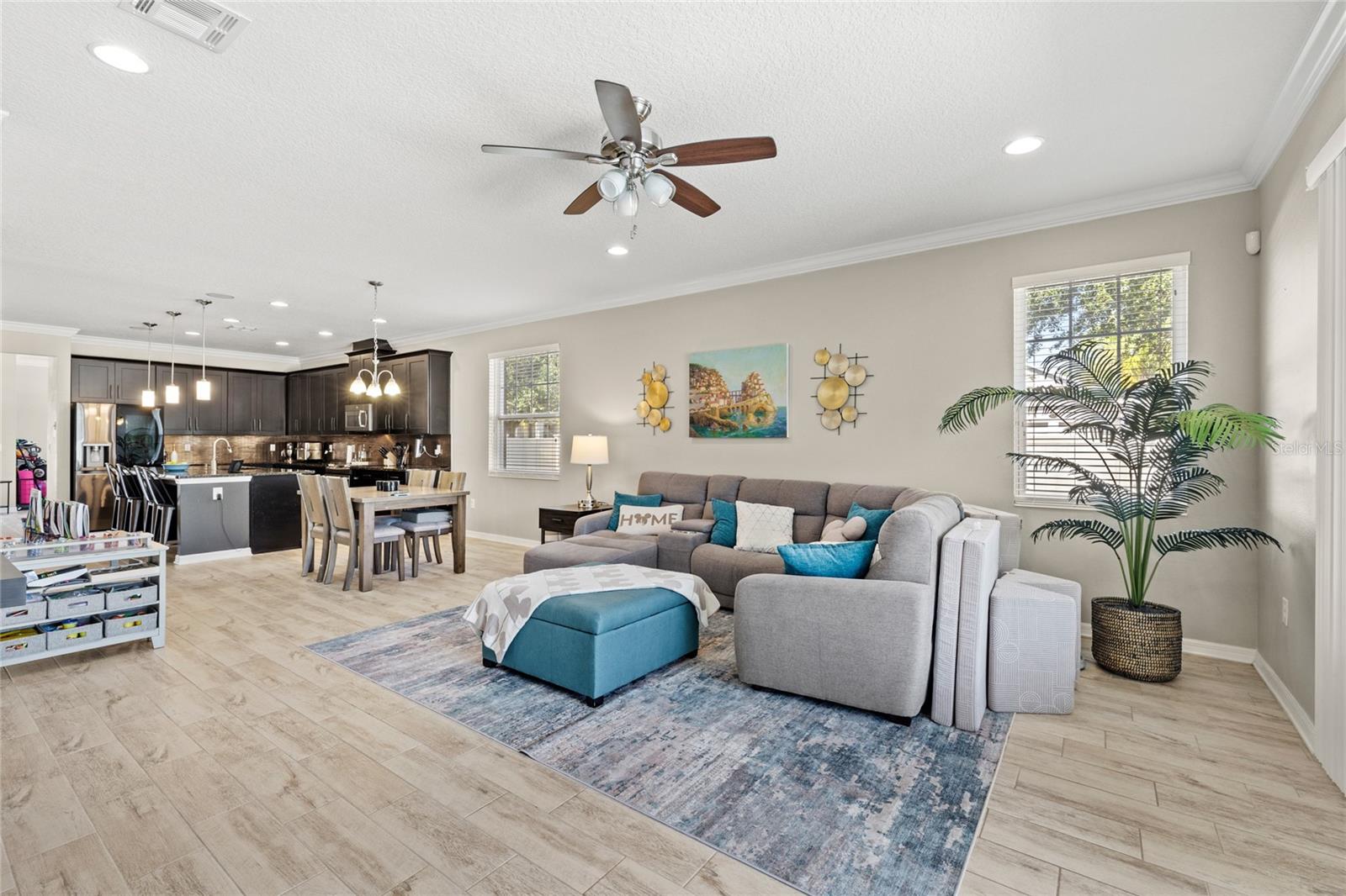 8007 NAVEL ORANGE LN