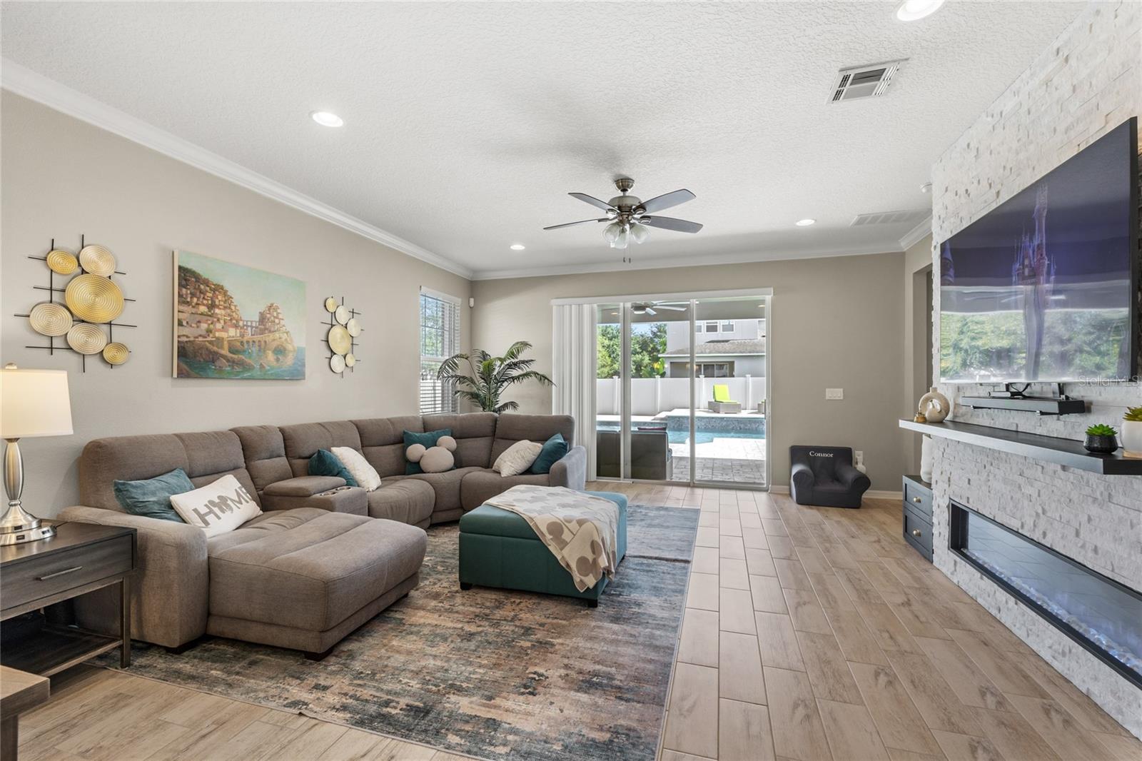 8007 NAVEL ORANGE LN