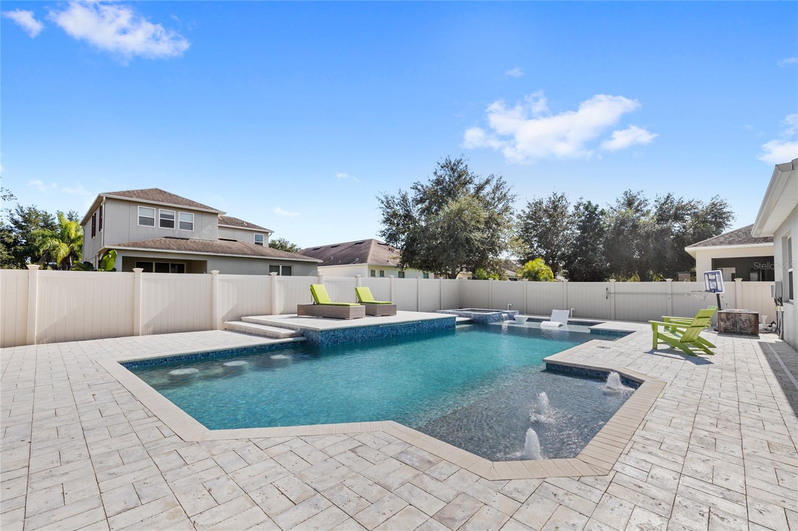 8007 NAVEL ORANGE LN
