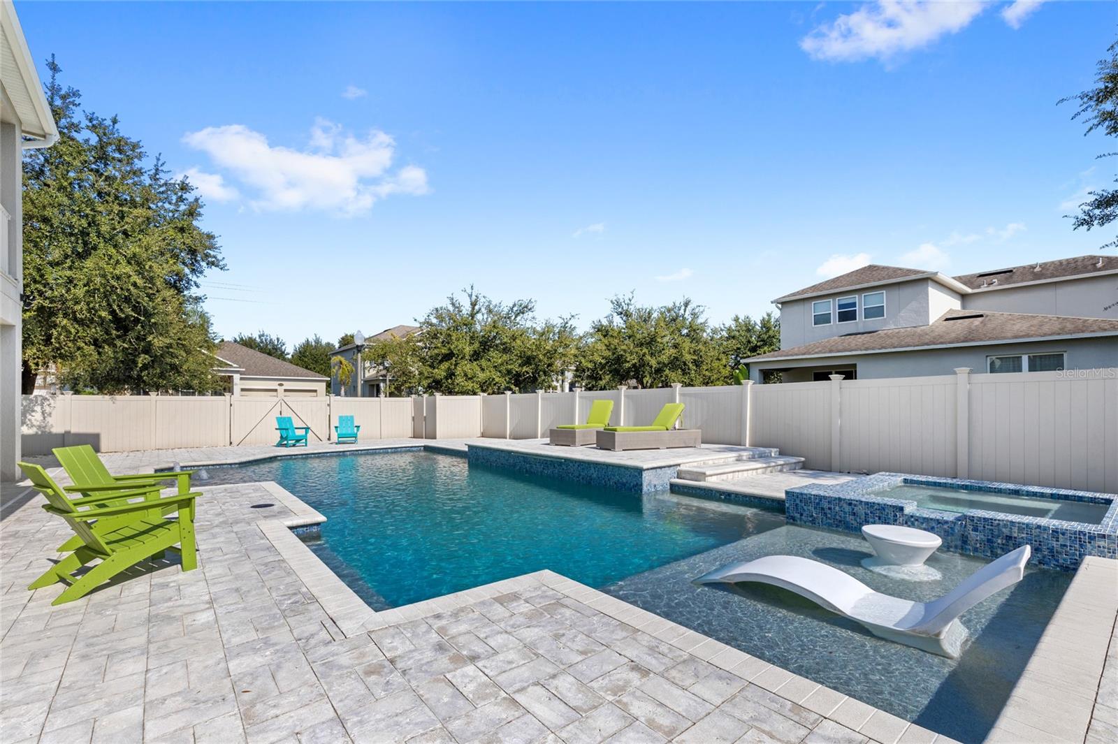 8007 NAVEL ORANGE LN