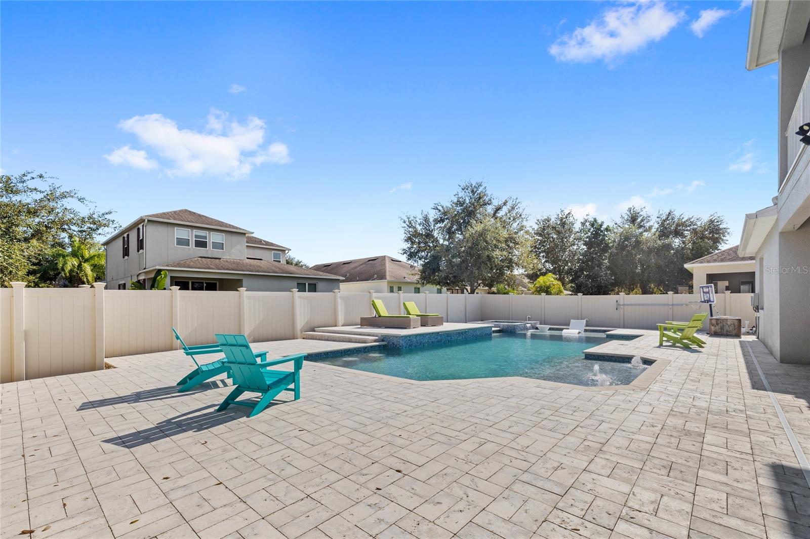 8007 NAVEL ORANGE LN