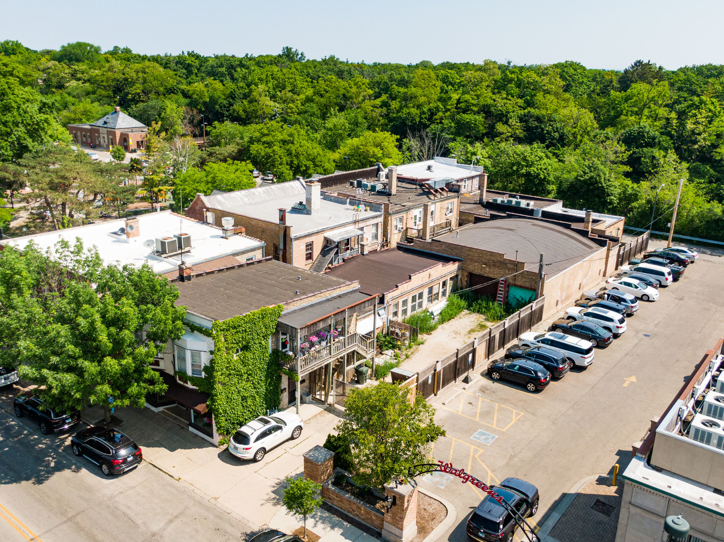 933 Green Bay Road