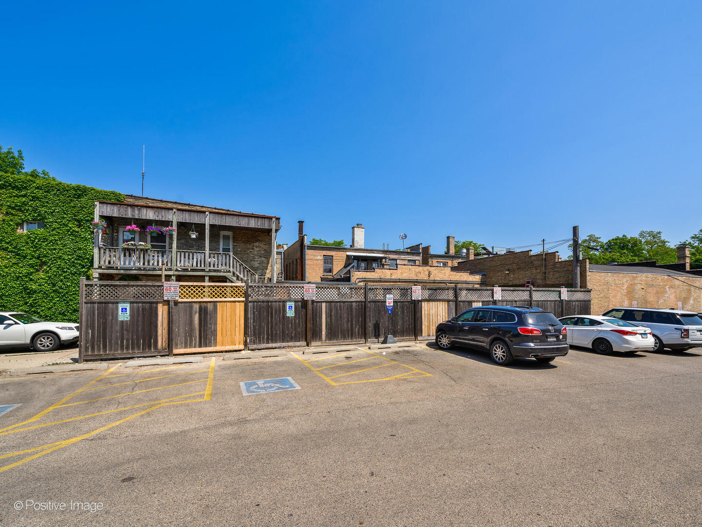 933 Green Bay Road