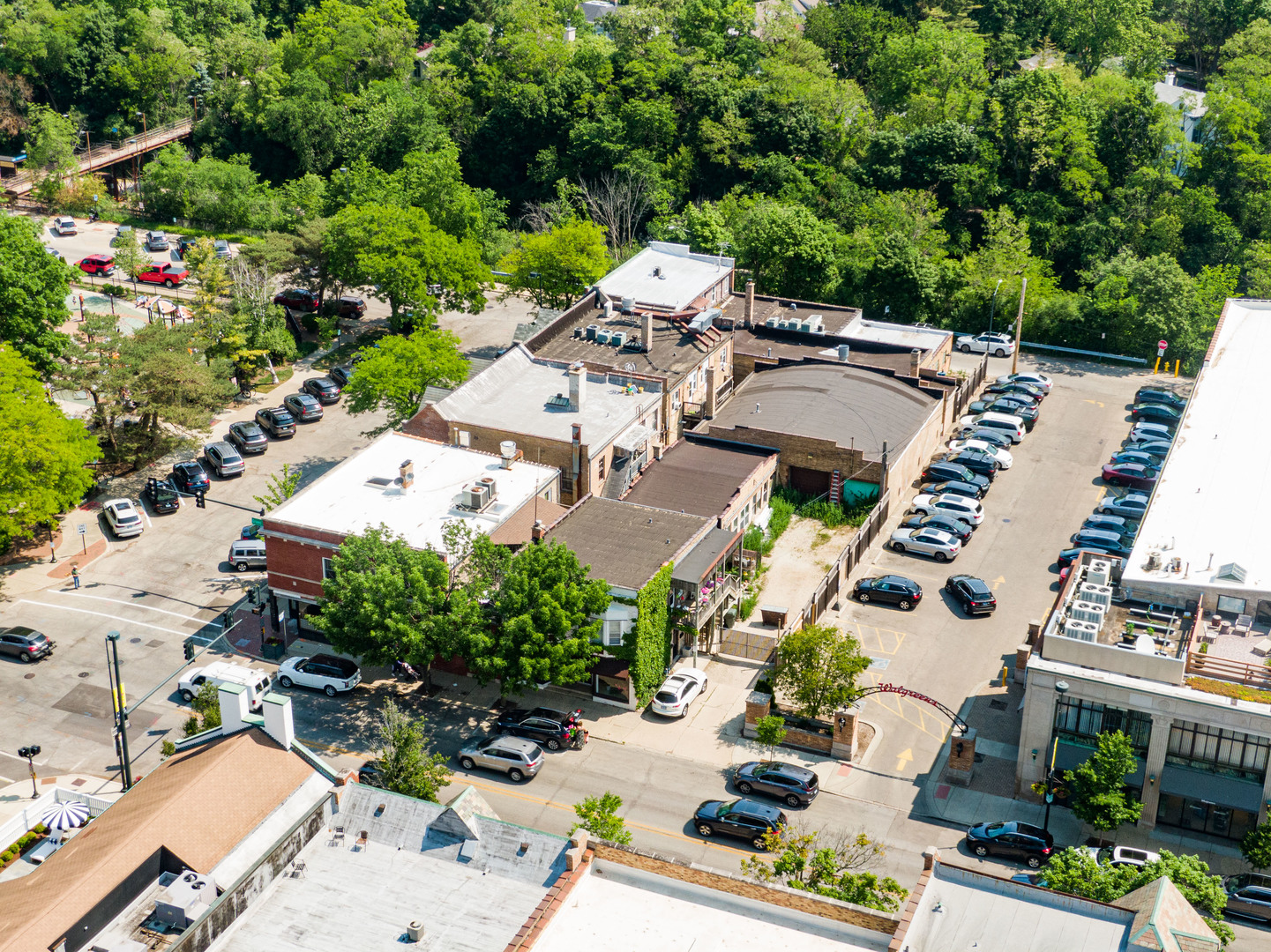 933 Green Bay Road