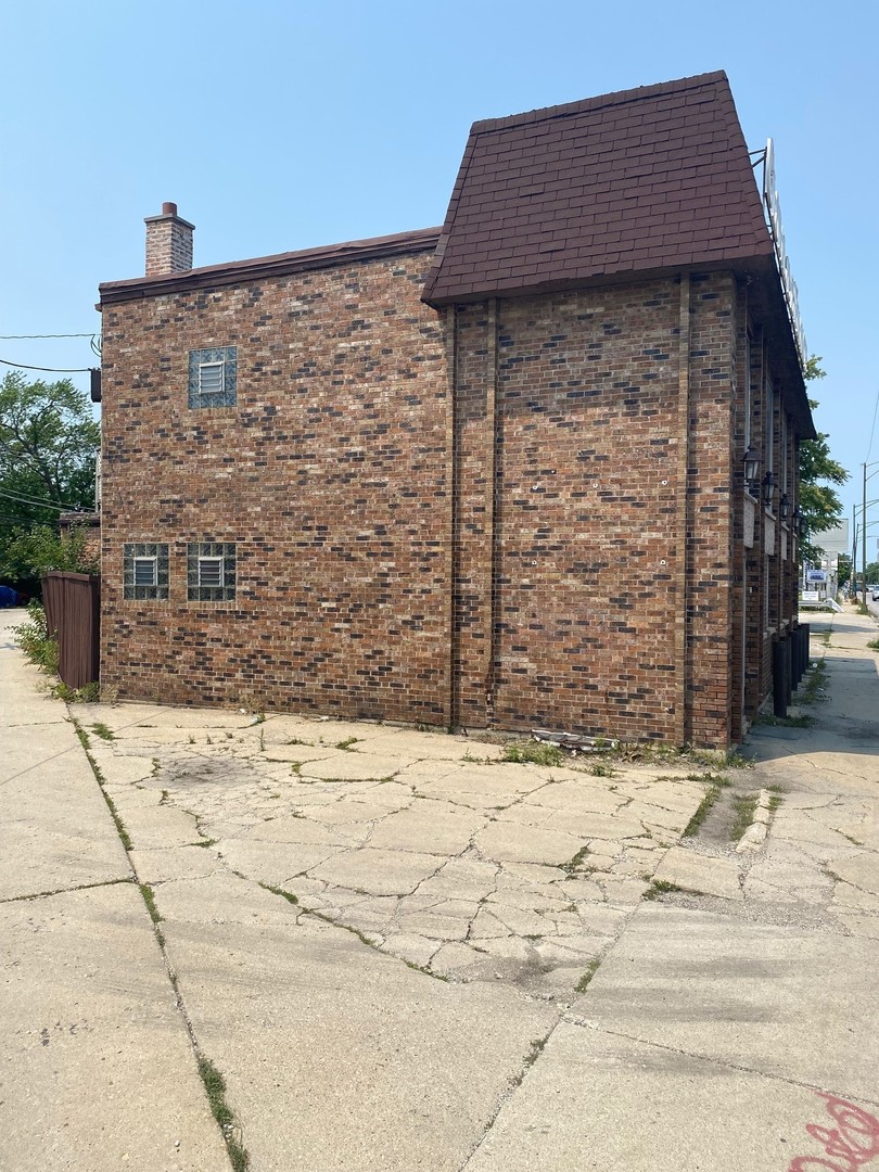 5106 N CICERO Avenue