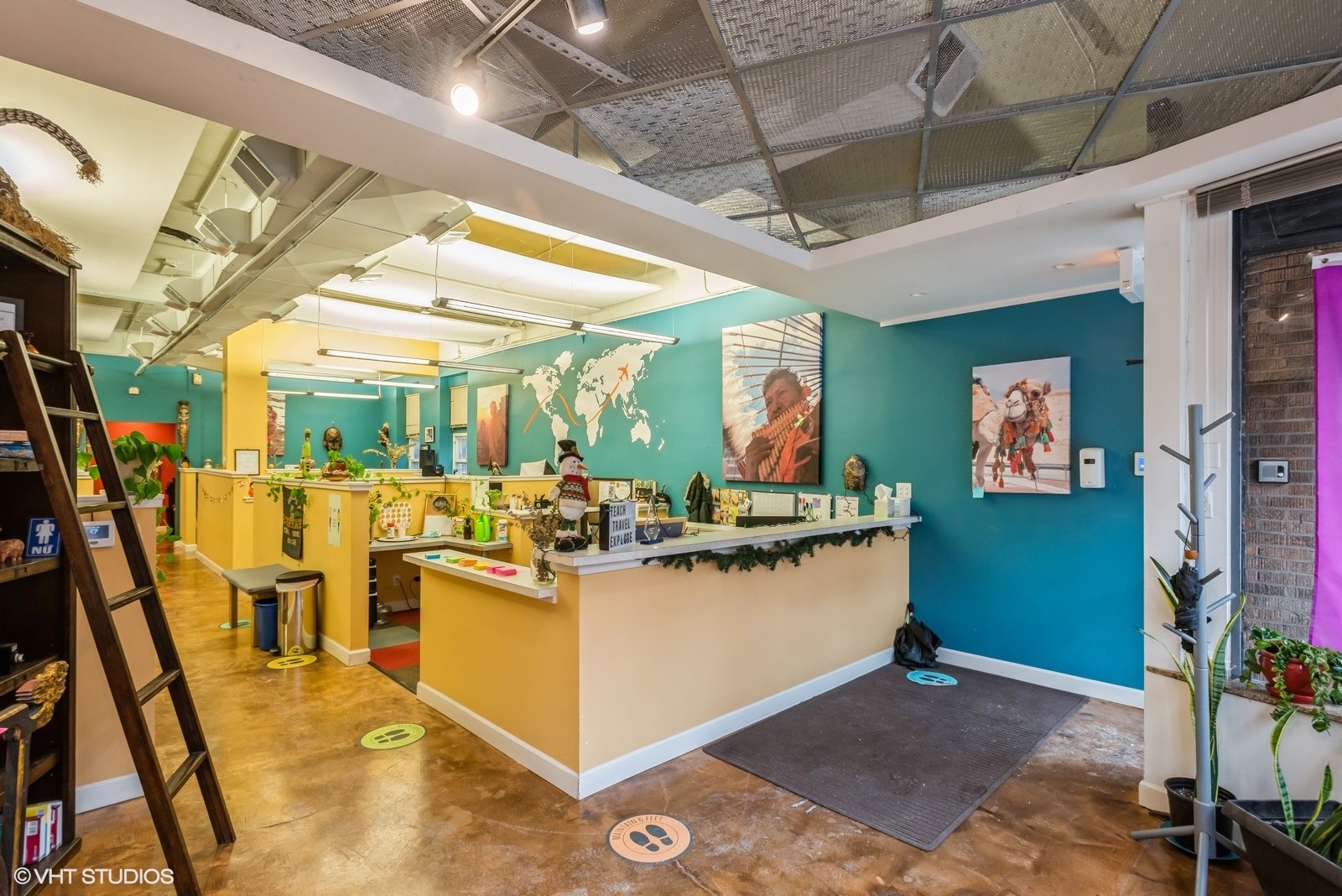916 W Diversey Parkway