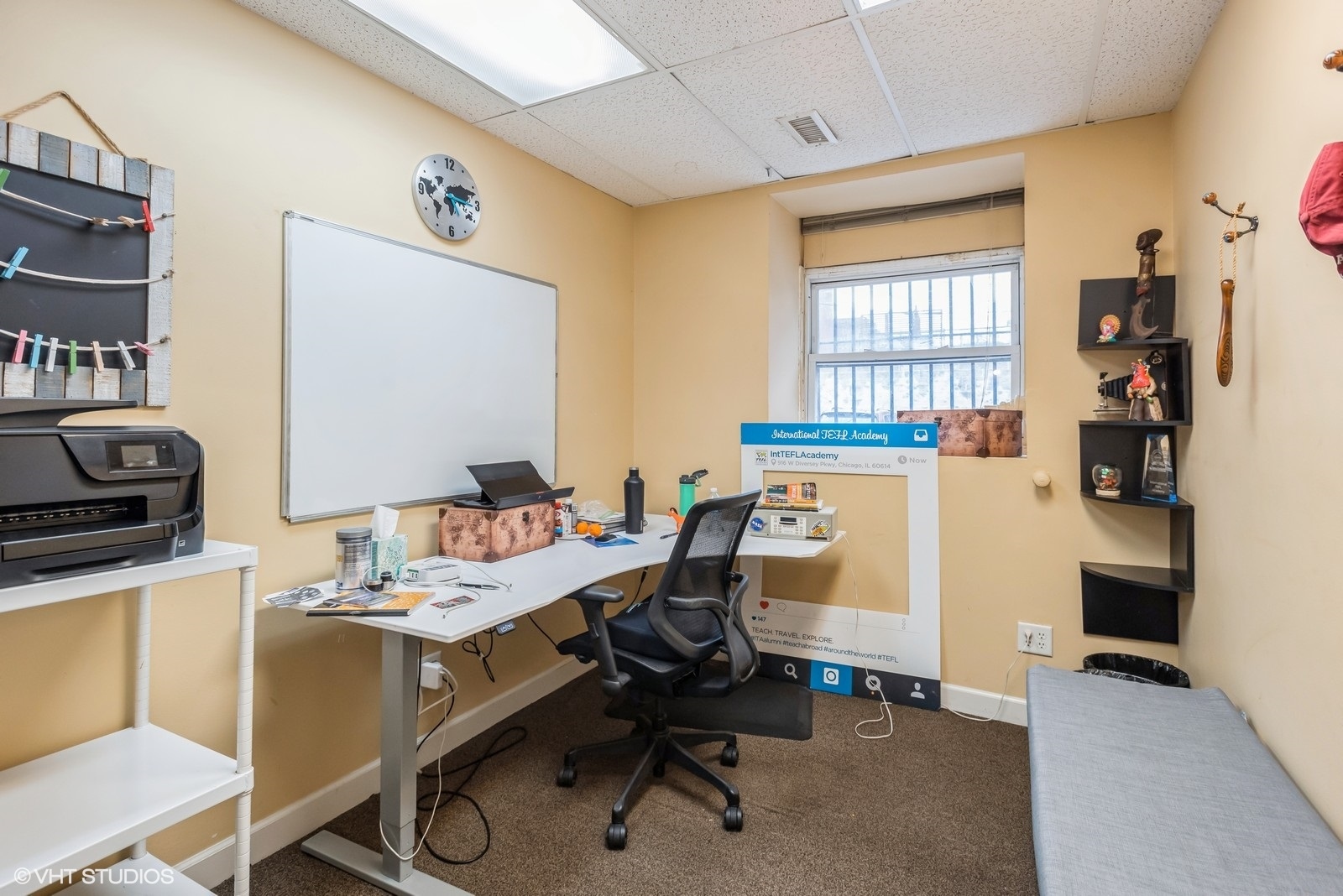 916 W Diversey Parkway